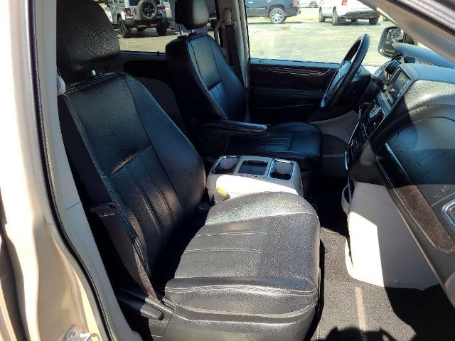 Photo 9 VIN: 2C4RC1BG2FR752943 - CHRYSLER TOWN & COUNTRY 