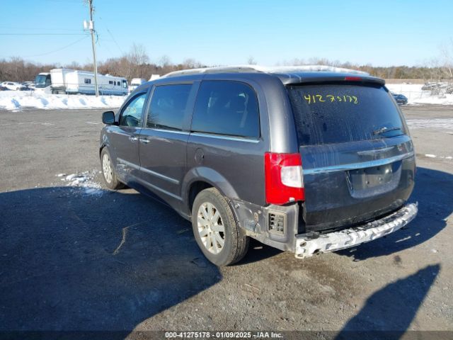Photo 2 VIN: 2C4RC1BG2GR105217 - CHRYSLER TOWN AND COUNTRY 