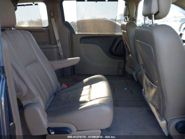 Photo 7 VIN: 2C4RC1BG2GR105217 - CHRYSLER TOWN AND COUNTRY 