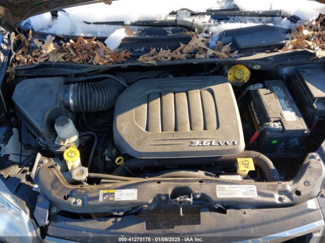 Photo 9 VIN: 2C4RC1BG2GR105217 - CHRYSLER TOWN AND COUNTRY 
