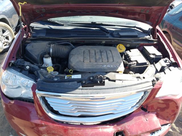 Photo 6 VIN: 2C4RC1BG2GR110529 - CHRYSLER TOWN & COU 