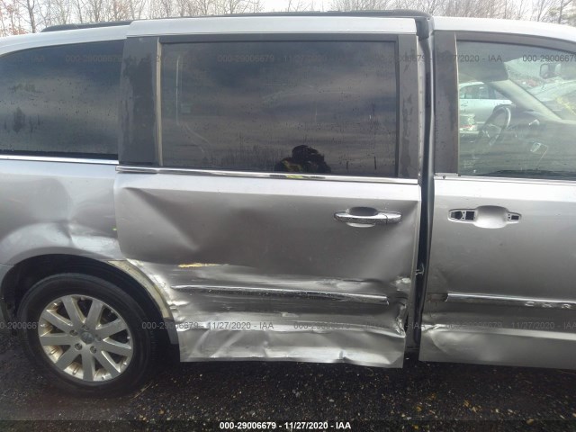 Photo 5 VIN: 2C4RC1BG2GR129341 - CHRYSLER TOWN & COUNTRY 