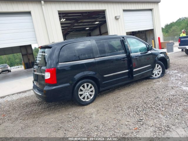 Photo 3 VIN: 2C4RC1BG2GR187675 - CHRYSLER TOWN AND COUNTRY 