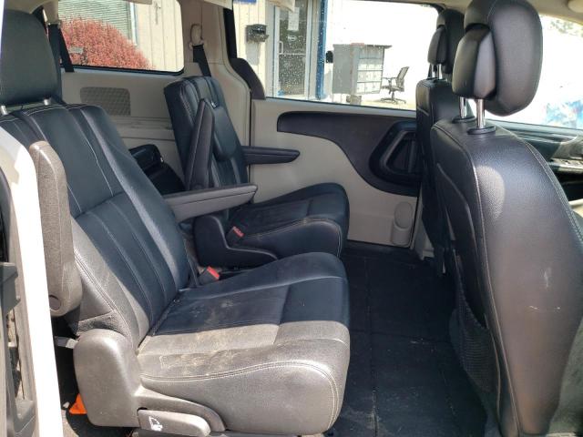 Photo 10 VIN: 2C4RC1BG2GR213224 - CHRYSLER TOWN & COU 