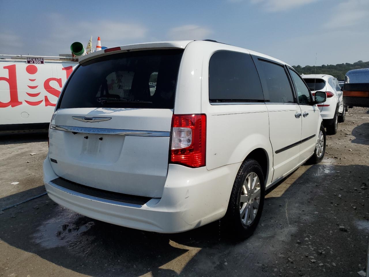 Photo 2 VIN: 2C4RC1BG2GR222215 - CHRYSLER TOWN & COUNTRY 