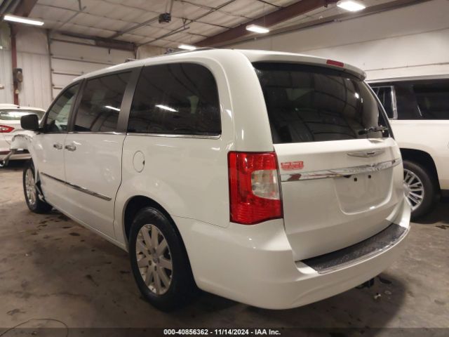 Photo 2 VIN: 2C4RC1BG2GR261189 - CHRYSLER TOWN AND COUNTRY 