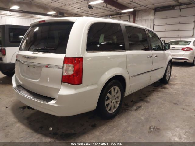 Photo 3 VIN: 2C4RC1BG2GR261189 - CHRYSLER TOWN AND COUNTRY 