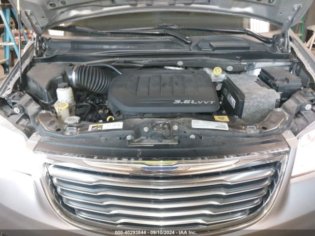 Photo 9 VIN: 2C4RC1BG2GR302954 - CHRYSLER TOWN AND COUNTRY 