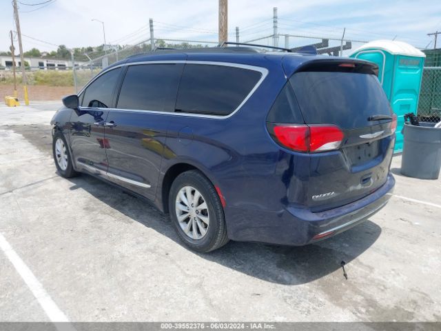 Photo 2 VIN: 2C4RC1BG2HR609994 - CHRYSLER PACIFICA 