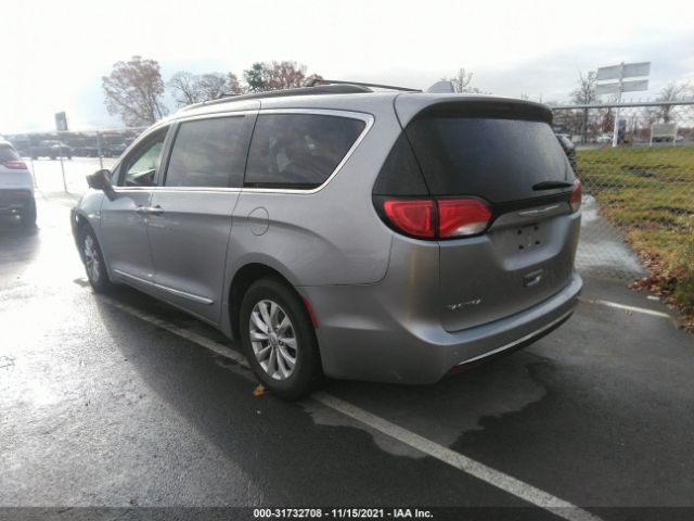 Photo 2 VIN: 2C4RC1BG2HR670195 - CHRYSLER PACIFICA 