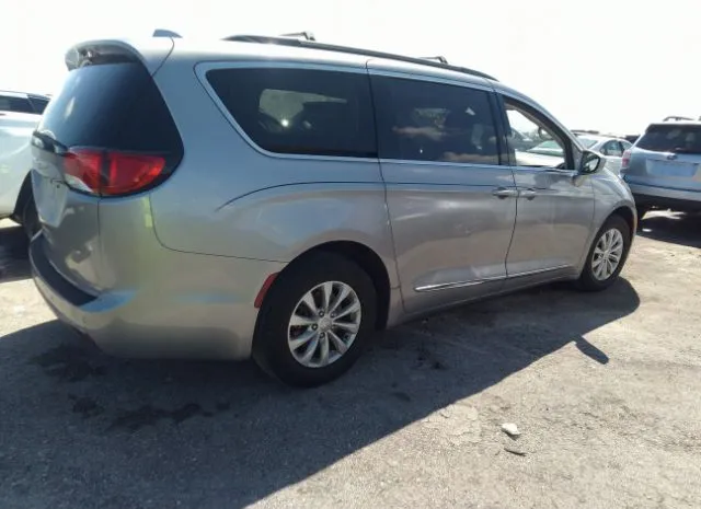 Photo 3 VIN: 2C4RC1BG2HR702952 - CHRYSLER PACIFICA 