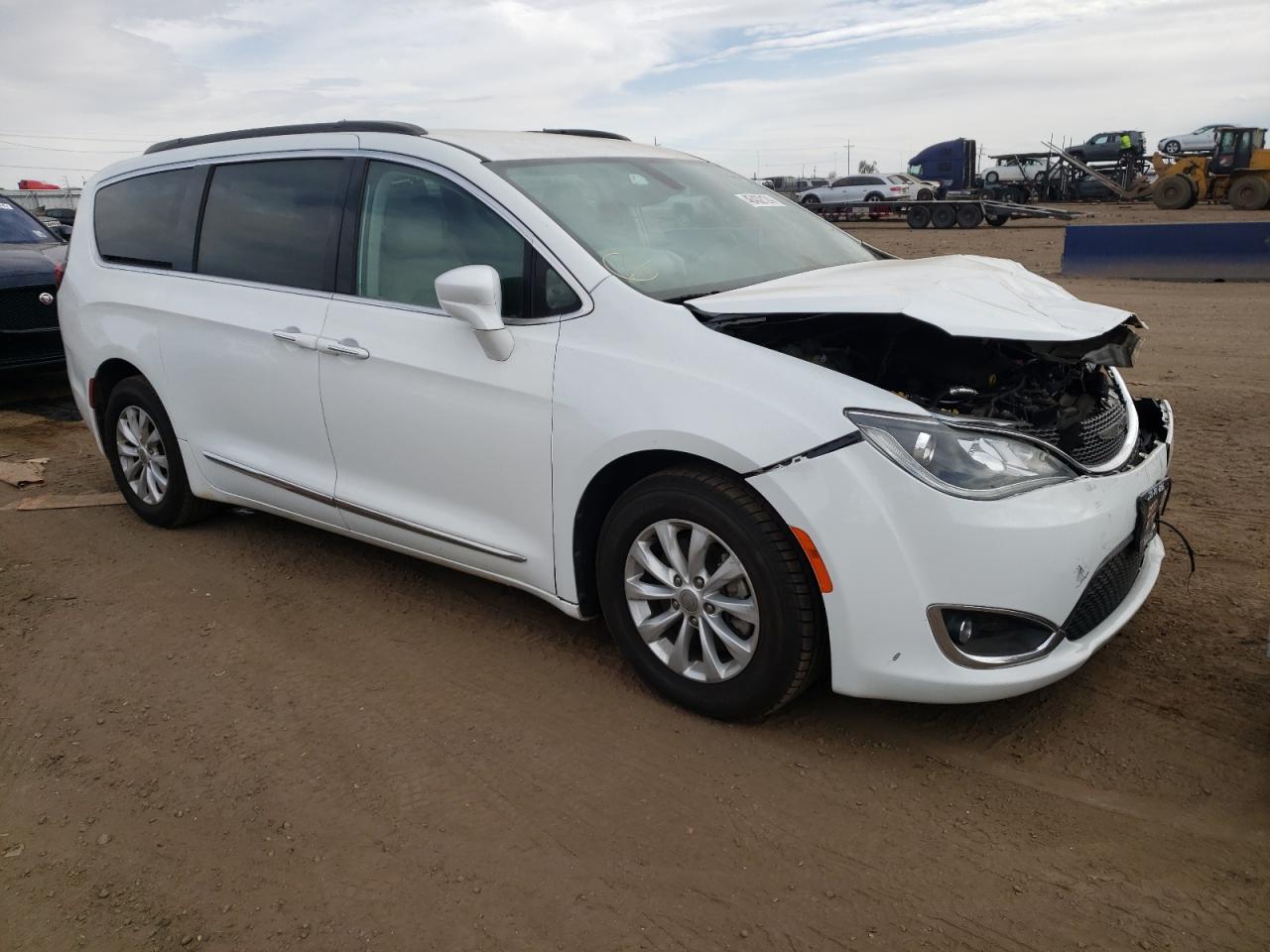 Photo 3 VIN: 2C4RC1BG2HR703423 - CHRYSLER PACIFICA 