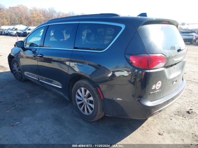 Photo 2 VIN: 2C4RC1BG2HR745414 - CHRYSLER PACIFICA 