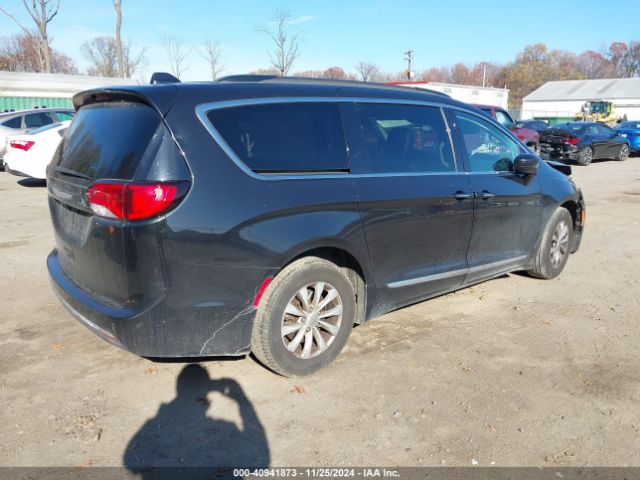 Photo 3 VIN: 2C4RC1BG2HR745414 - CHRYSLER PACIFICA 