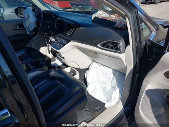 Photo 4 VIN: 2C4RC1BG2HR745414 - CHRYSLER PACIFICA 