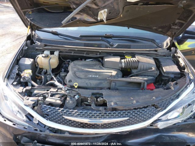 Photo 9 VIN: 2C4RC1BG2HR745414 - CHRYSLER PACIFICA 