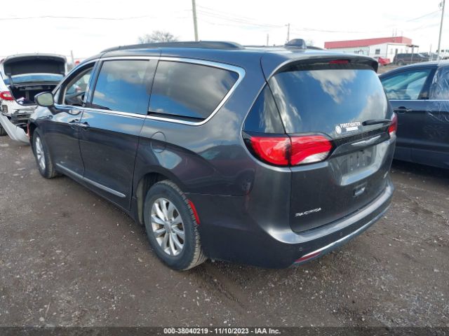 Photo 2 VIN: 2C4RC1BG2HR788165 - CHRYSLER PACIFICA 