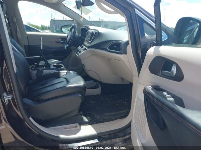 Photo 4 VIN: 2C4RC1BG2HR795083 - CHRYSLER PACIFICA 