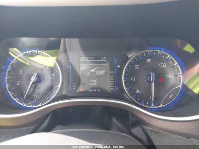 Photo 6 VIN: 2C4RC1BG2HR795083 - CHRYSLER PACIFICA 