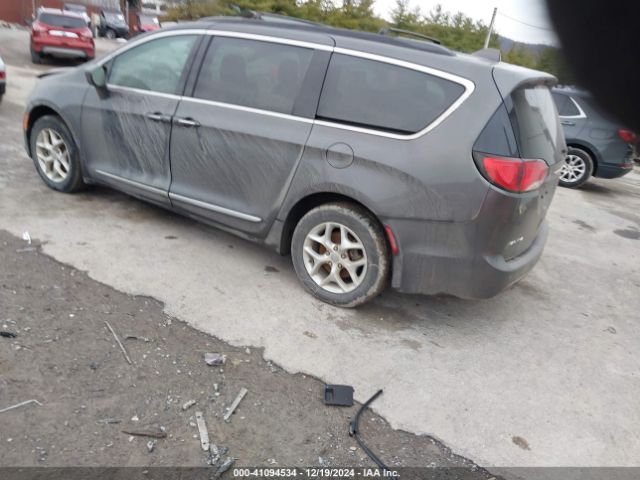 Photo 2 VIN: 2C4RC1BG2HR831547 - CHRYSLER PACIFICA 