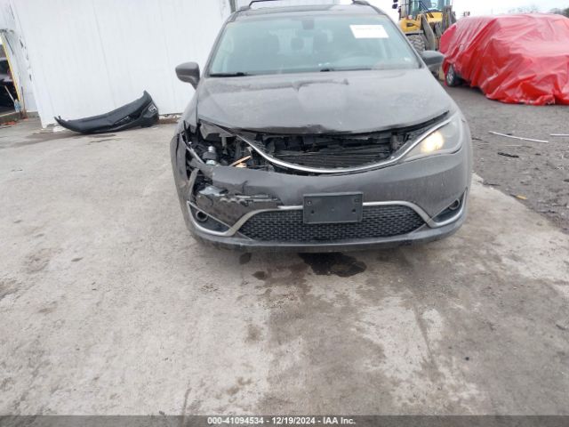 Photo 5 VIN: 2C4RC1BG2HR831547 - CHRYSLER PACIFICA 