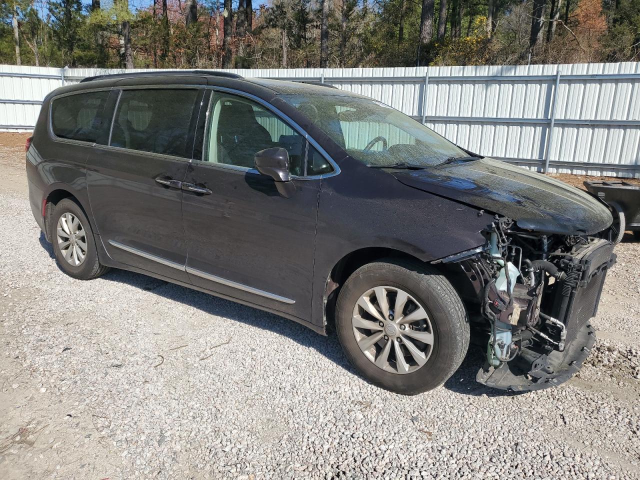 Photo 3 VIN: 2C4RC1BG2HR832150 - CHRYSLER PACIFICA 