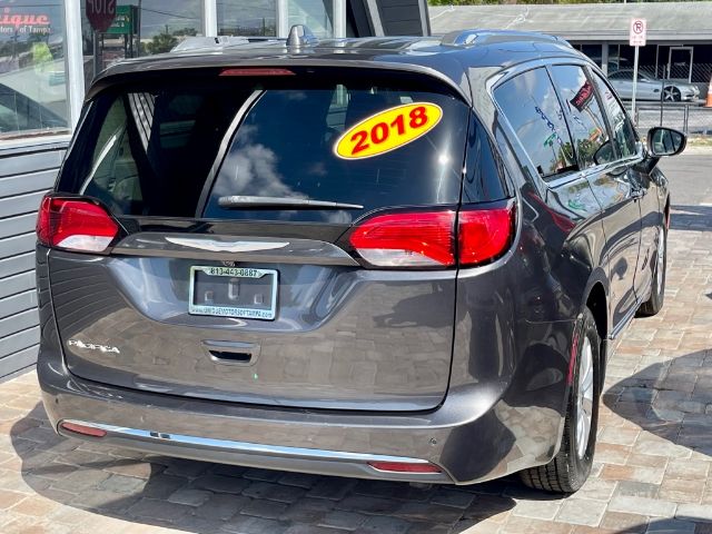 Photo 9 VIN: 2C4RC1BG2JR110313 - CHRYSLER PACIFICA 