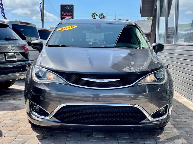 Photo 4 VIN: 2C4RC1BG2JR110313 - CHRYSLER PACIFICA 