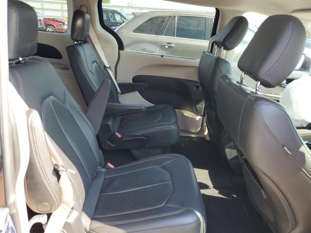 Photo 10 VIN: 2C4RC1BG2JR114801 - CHRYSLER PACIFICA 