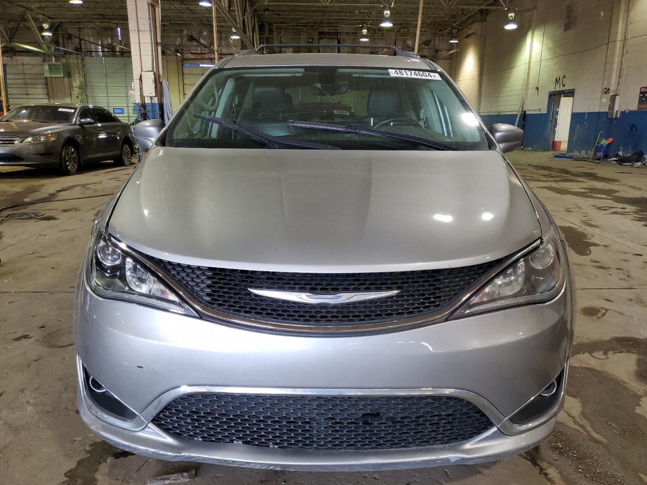 Photo 4 VIN: 2C4RC1BG2JR128357 - CHRYSLER PACIFICA 