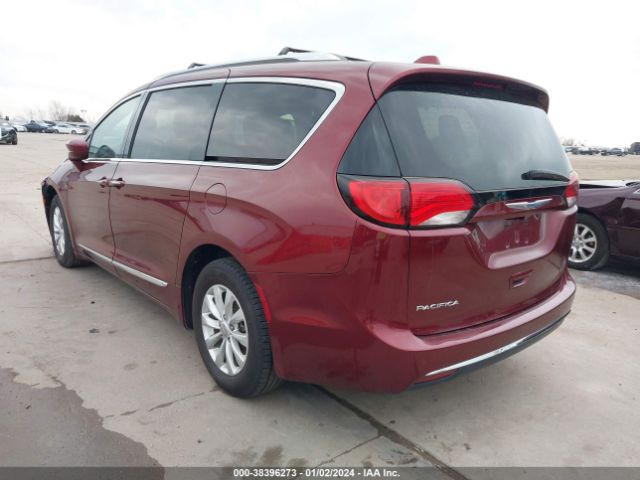 Photo 2 VIN: 2C4RC1BG2JR246067 - CHRYSLER PACIFICA 