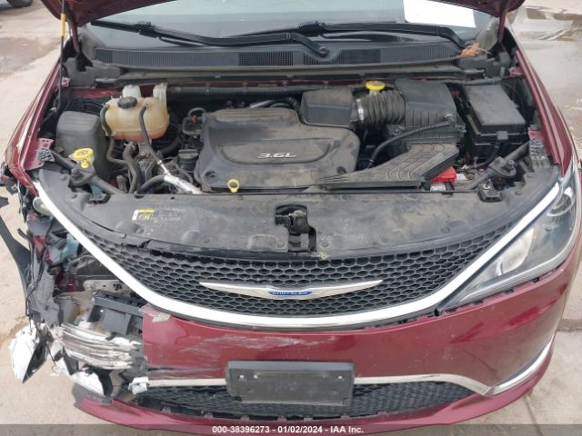 Photo 9 VIN: 2C4RC1BG2JR246067 - CHRYSLER PACIFICA 