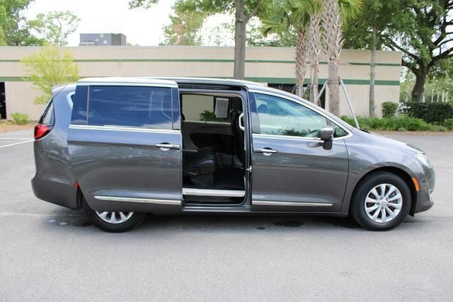 Photo 3 VIN: 2C4RC1BG2JR355077 - CHRYSLER PACIFICA 