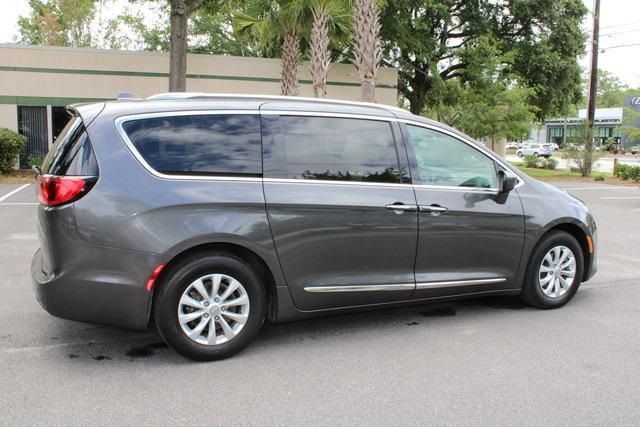 Photo 5 VIN: 2C4RC1BG2JR355077 - CHRYSLER PACIFICA 