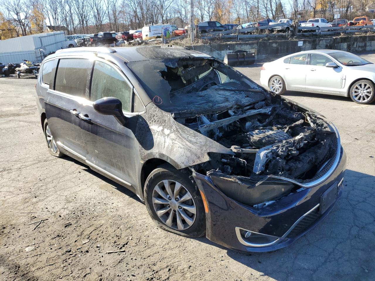 Photo 3 VIN: 2C4RC1BG2KR550548 - CHRYSLER PACIFICA 