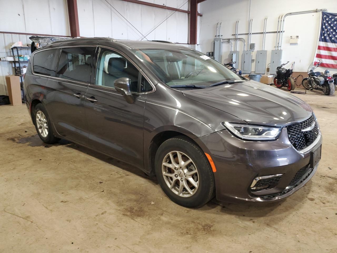 Photo 3 VIN: 2C4RC1BG2MR552657 - CHRYSLER PACIFICA 