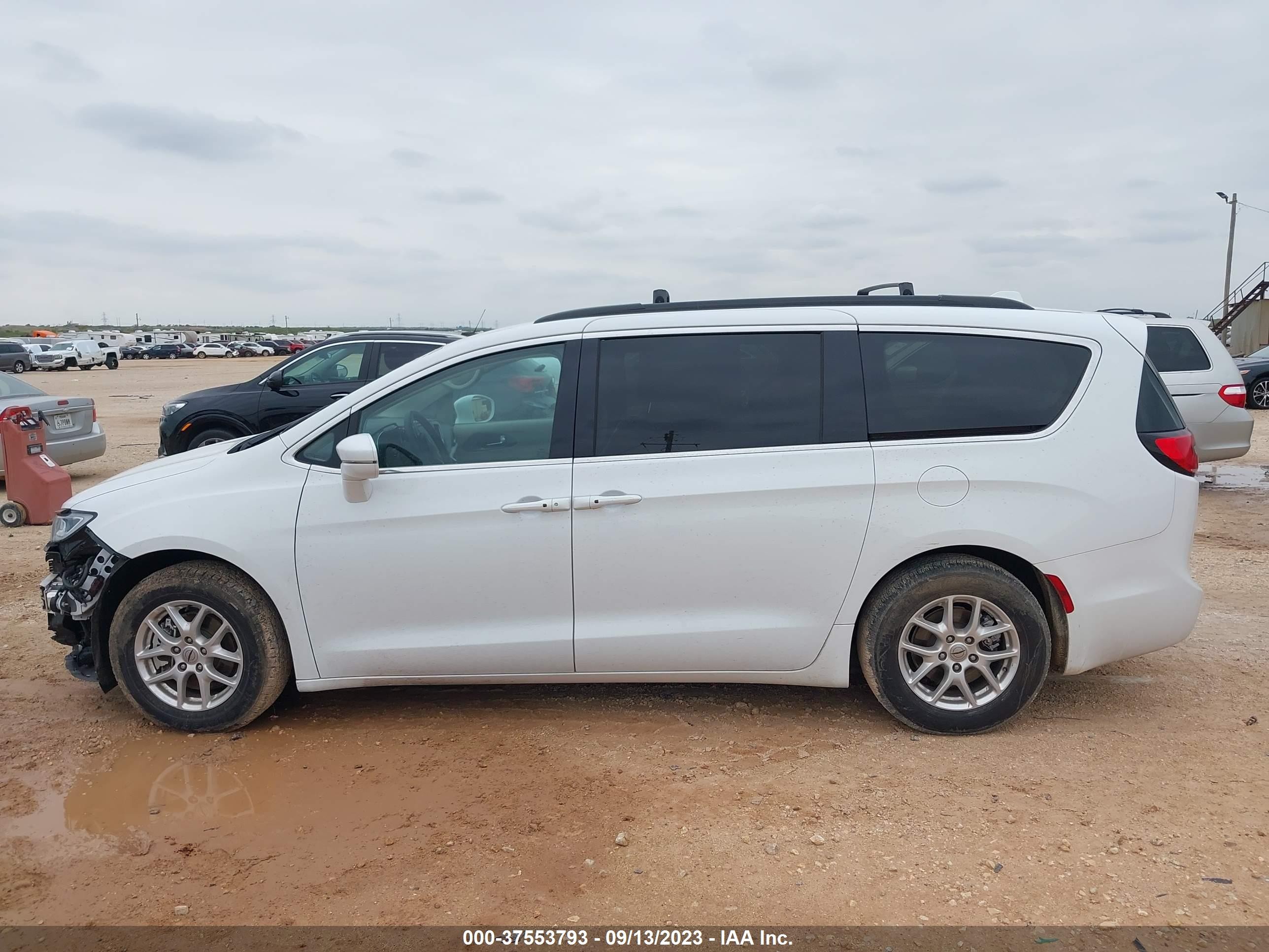 Photo 13 VIN: 2C4RC1BG2NR115534 - CHRYSLER PACIFICA 