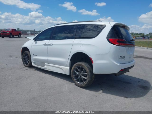 Photo 2 VIN: 2C4RC1BG2NR134326 - CHRYSLER PACIFICA 