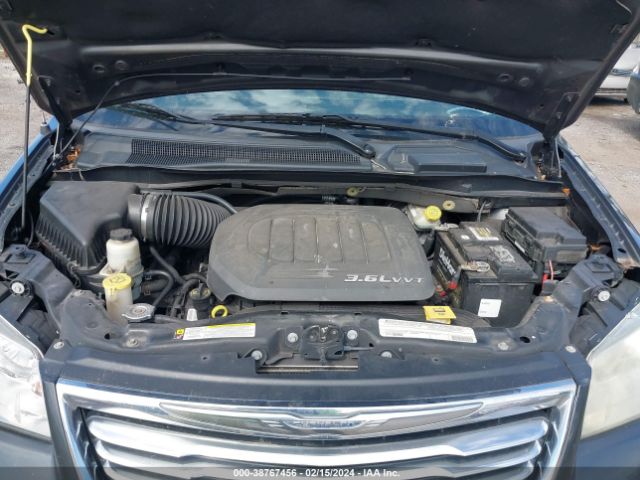 Photo 9 VIN: 2C4RC1BG3CR106063 - CHRYSLER TOWN & COUNTRY 