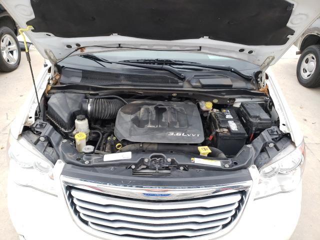 Photo 6 VIN: 2C4RC1BG3DR526004 - CHRYSLER TOWN & COU 