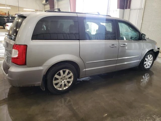 Photo 2 VIN: 2C4RC1BG3DR632565 - CHRYSLER TOWN & COU 