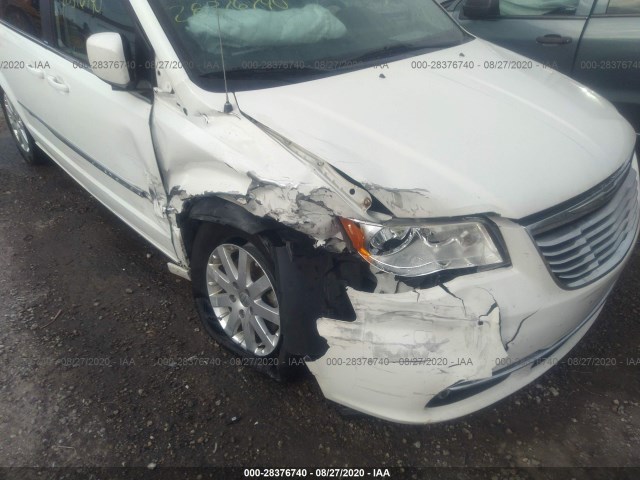 Photo 5 VIN: 2C4RC1BG3DR774415 - CHRYSLER TOWN & COUNTRY 