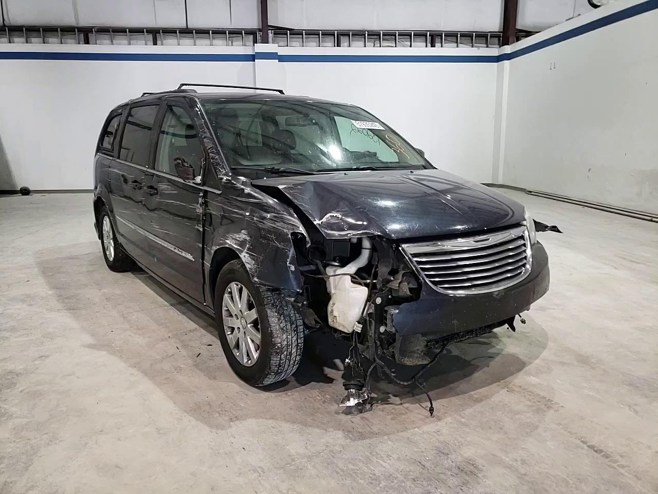 Photo 10 VIN: 2C4RC1BG3ER157761 - CHRYSLER TOWN & COU 