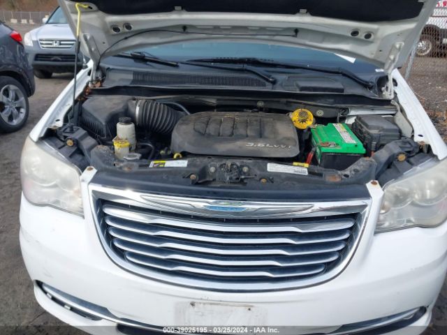 Photo 9 VIN: 2C4RC1BG3ER159977 - CHRYSLER TOWN & COUNTRY 