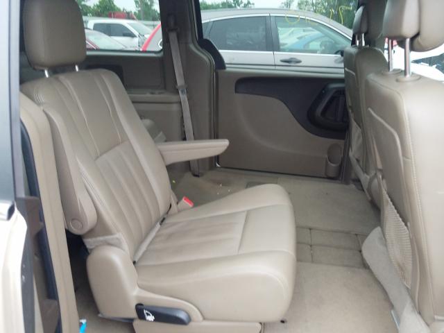 Photo 5 VIN: 2C4RC1BG3GR164860 - CHRYSLER TOWN &AMP COU 