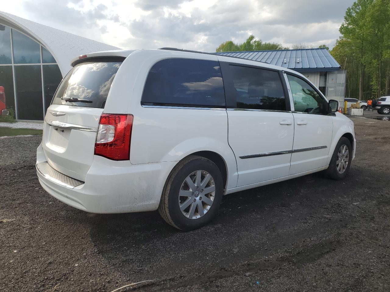 Photo 2 VIN: 2C4RC1BG3GR187961 - CHRYSLER TOWN & COUNTRY 