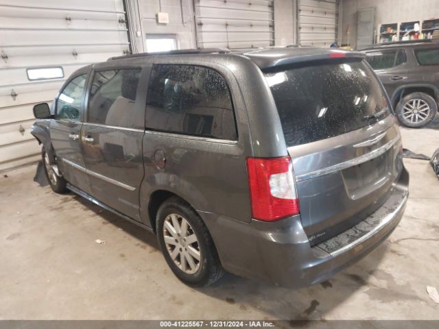 Photo 2 VIN: 2C4RC1BG3GR221557 - CHRYSLER TOWN AND COUNTRY 