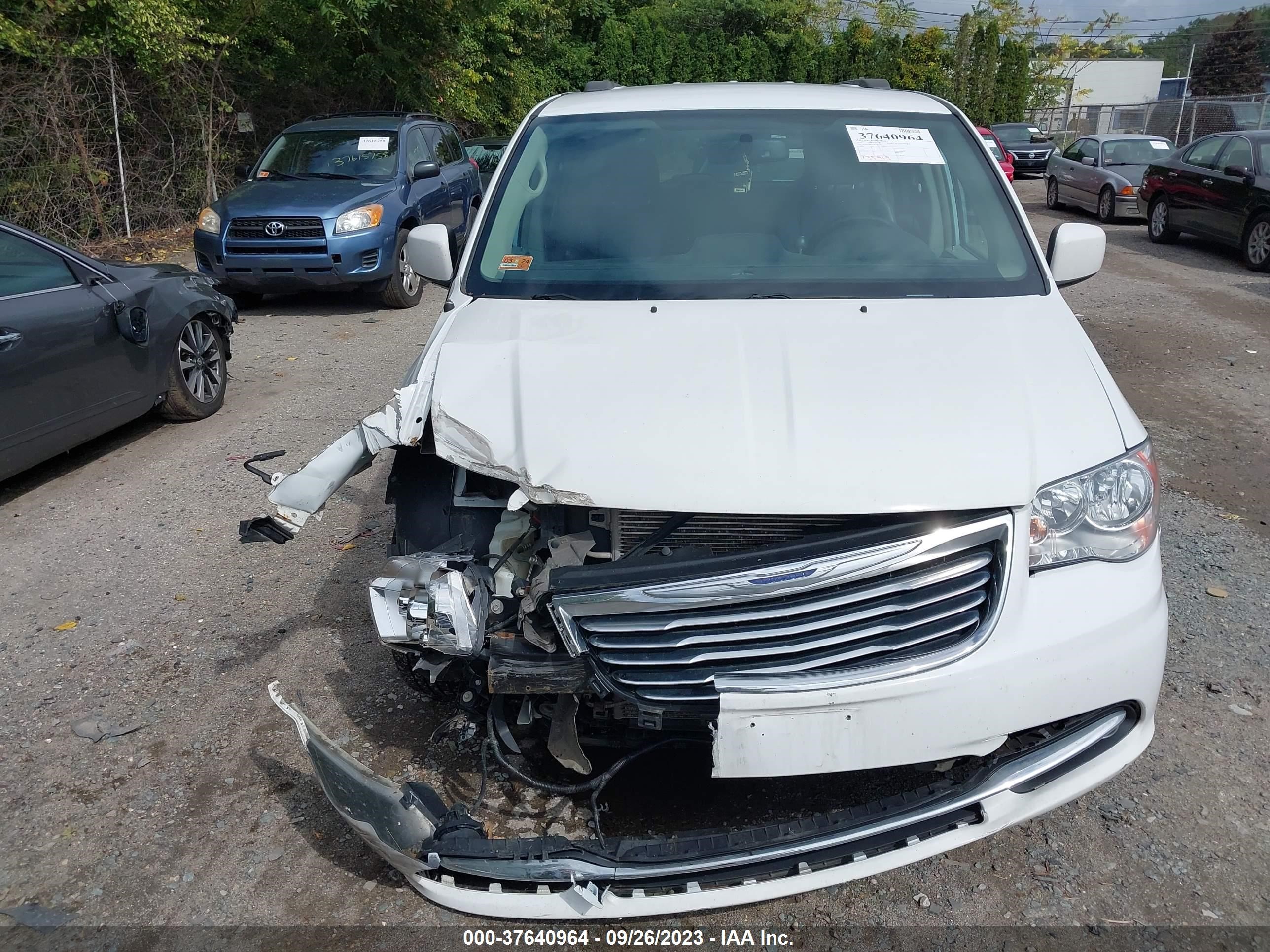 Photo 11 VIN: 2C4RC1BG3GR231635 - CHRYSLER TOWN & COUNTRY 