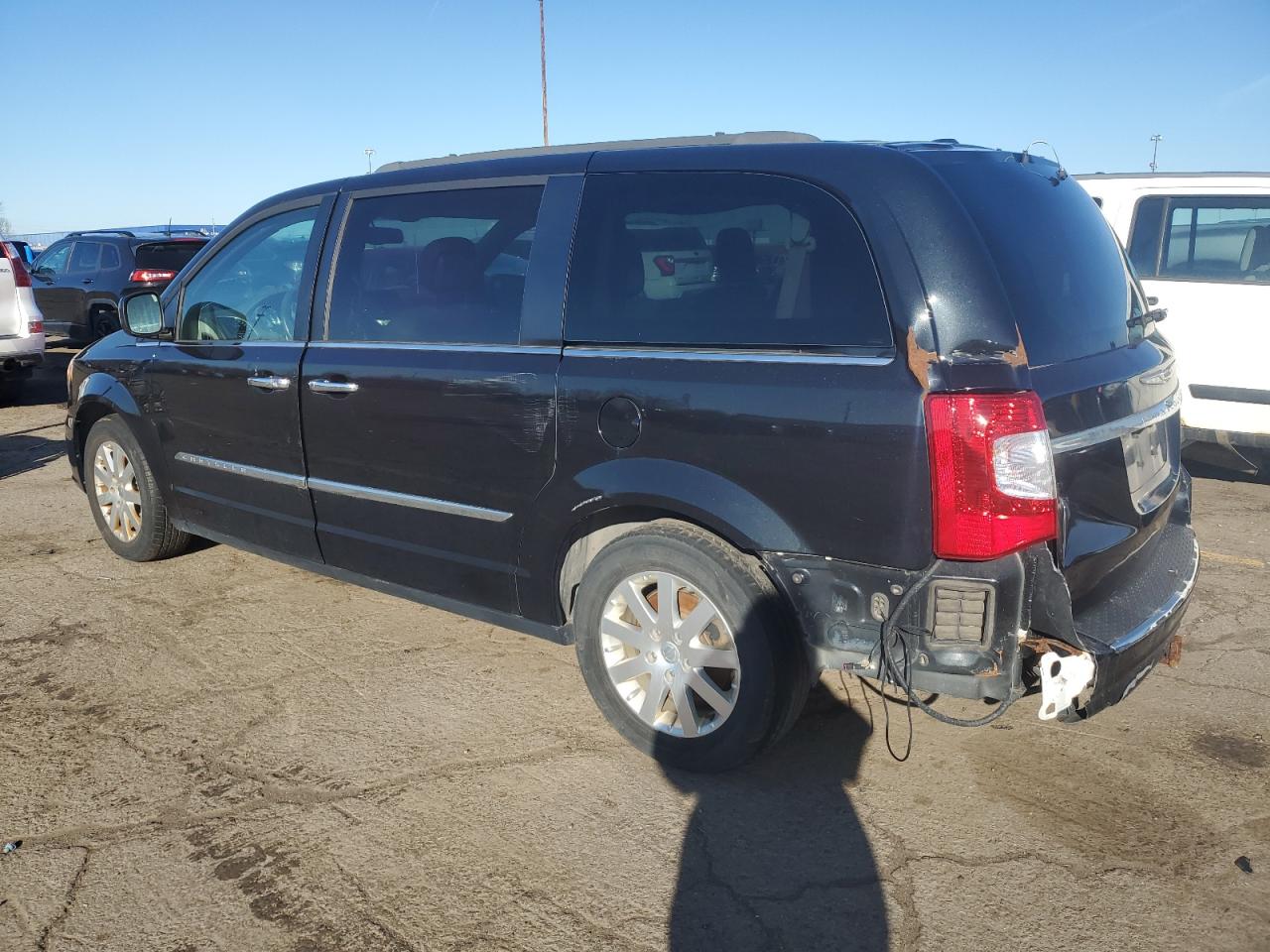 Photo 1 VIN: 2C4RC1BG3GR256812 - CHRYSLER TOWN & COUNTRY 