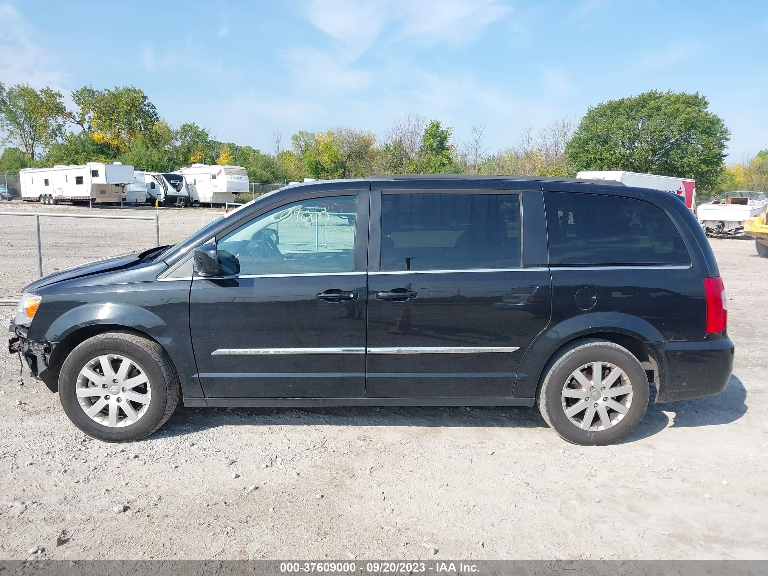 Photo 14 VIN: 2C4RC1BG3GR292807 - CHRYSLER TOWN & COUNTRY 